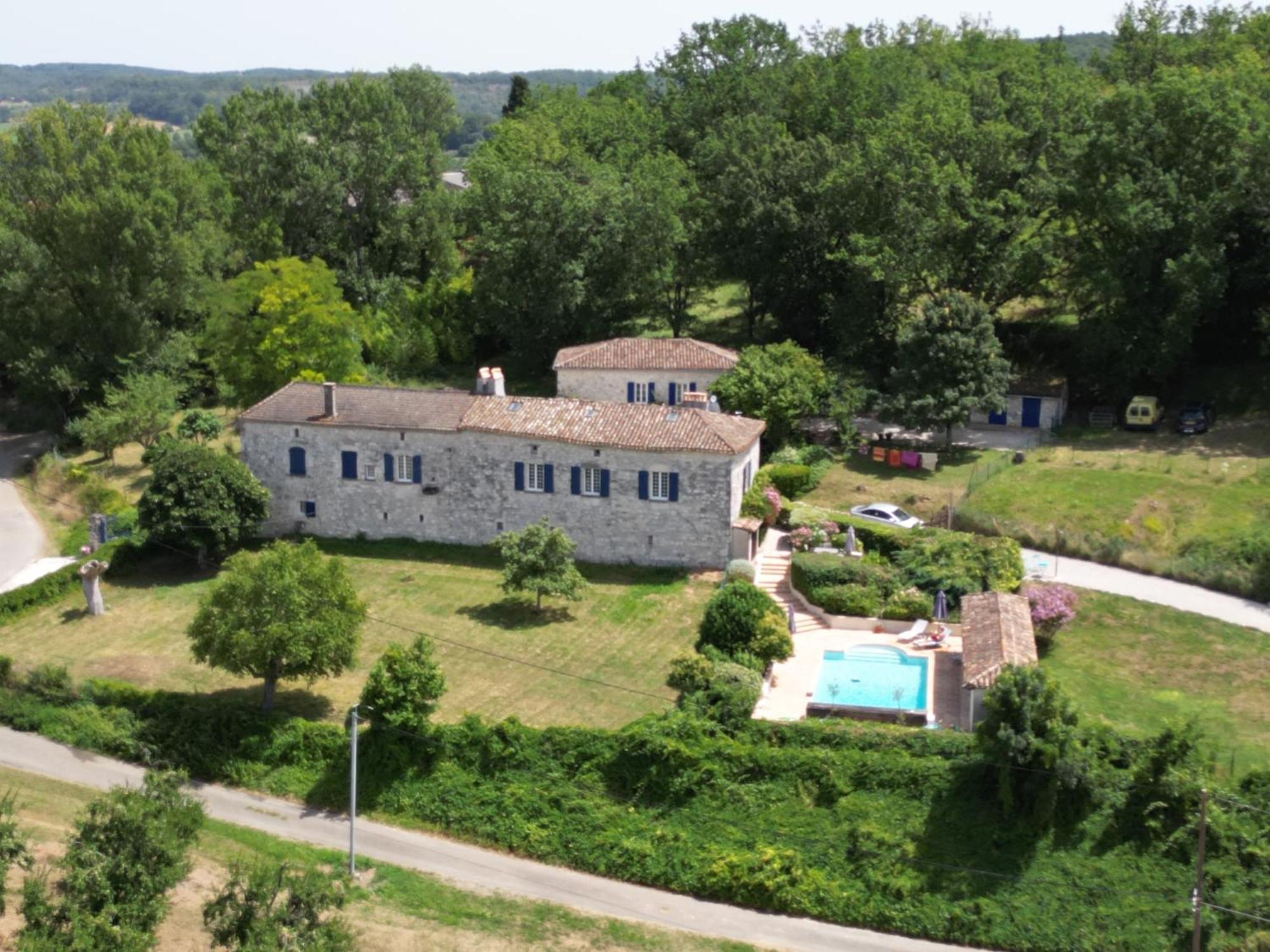 Bergerie Le Vieux Manoir Apartment Valeilles Bagian luar foto